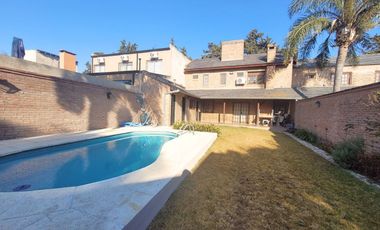 CASA EN VENTA DON TORCUATO - 5 AMB + QUINCHO 4 AMB