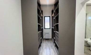 CASA EN VENTA EN CANNING CON COCHERA, PILETA