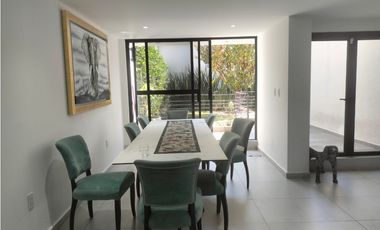 HERMOSA Y UBICADA CASA REMODELADA EN SANTA MÓNICA