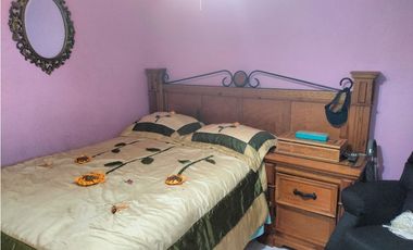 ACOGEDORA Y CÓMODA CASITA DE DOS NIVELES
