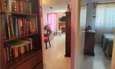 ACOGEDORA Y CÓMODA CASITA DE DOS NIVELES