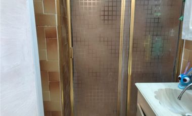 ACOGEDORA Y CÓMODA CASITA DE DOS NIVELES