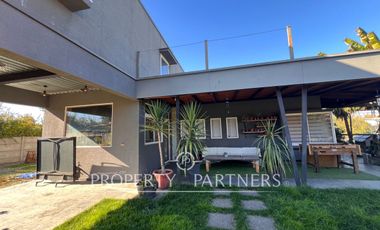 Linda Parcela con 2 casas cercana al colegio Alborada