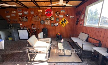 Linda Parcela con 2 casas cercana al colegio Alborada