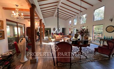Exclusiva Casa en Vilches con Entorno Natural Privilegiado