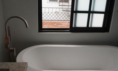 Casa en Venta en Chapalita con Recámara en Planta Baja | Zapopan