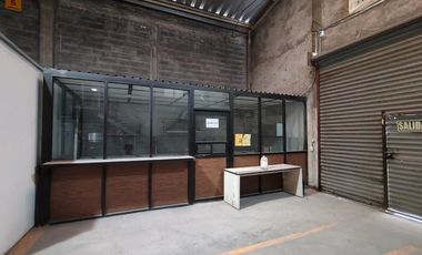 Bodega industrial completamente equipada en Santa Catarina.