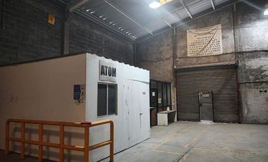 Bodega industrial completamente equipada en Santa Catarina.