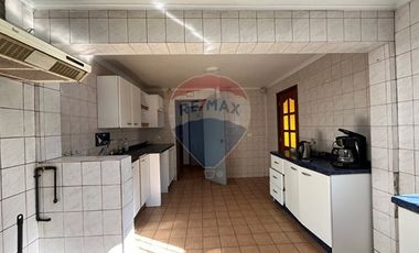 Propiedad Comercial en Avenida Javiera Carrera