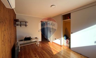 Propiedad Comercial en Avenida Javiera Carrera