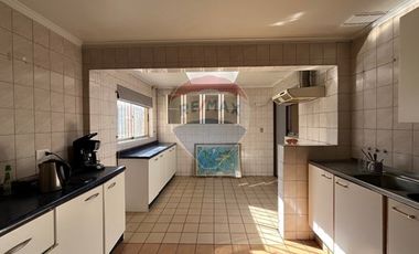 Propiedad Comercial en Avenida Javiera Carrera