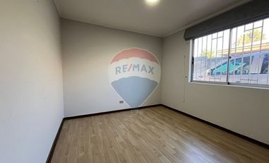 Propiedad Comercial en Avenida Javiera Carrera