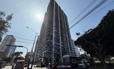 Alquiler De Departamento Semi Amoblado Con Vista Panorámica en San Isidro