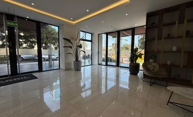 Alquiler De Departamento Semi Amoblado Con Vista Panorámica en San Isidro