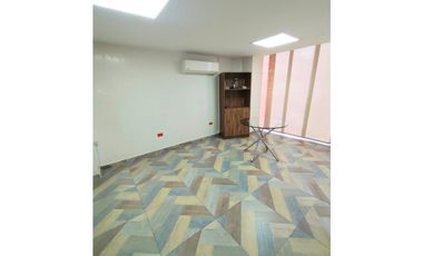 Vendo Edificio de Cuatro Pisos en las Mejoras Publicas - Bucaramanga