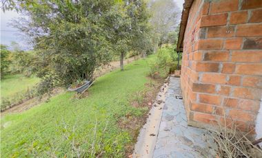 Finca Temática En Marinilla A 20 Min Del Peñol 💰$2.300MM 🌄