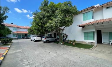 Venta de casa 3 alcobas en conjunto cerrado Plaza Central Santa Marta