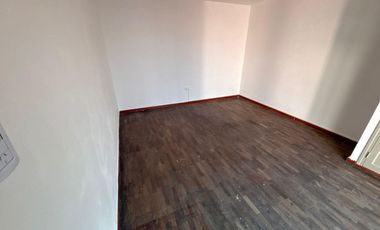 ALQUILER| Departamento 2 Dormitorios con PATIO en Villa Cabrera - TAP8044009