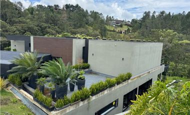 Casa en Arriendo o Venta Loma del Escobero Envigado