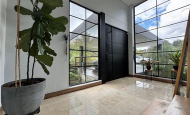 Casa en Arriendo o Venta Loma del Escobero Envigado