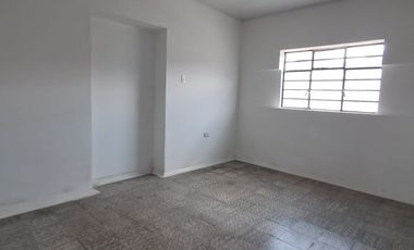 Excelente Casa La Mesa