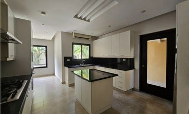 ALQUILER CASA EN COSTA DEL ESTE CON PISICNA 4 REC ANTIGUA MLD