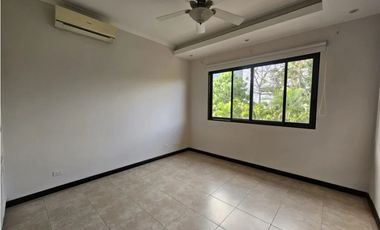 ALQUILER CASA EN COSTA DEL ESTE CON PISICNA 4 REC ANTIGUA MLD