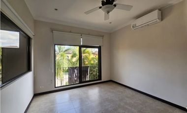 ALQUILER CASA EN COSTA DEL ESTE CON PISICNA 4 REC ANTIGUA MLD