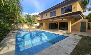 ALQUILER CASA EN COSTA DEL ESTE CON PISICNA 4 REC ANTIGUA MLD