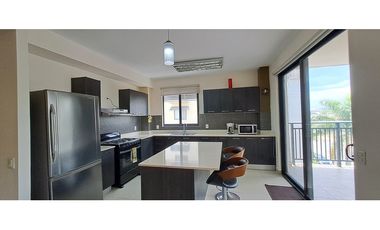 En Venta Apartamento Amoblado 2 Rec River Valley, Panamá Pacífico