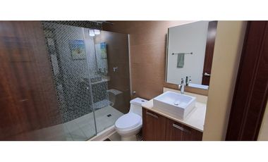 En Venta Apartamento Amoblado 2 Rec River Valley, Panamá Pacífico