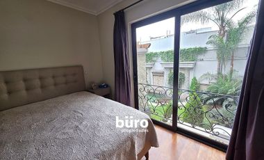 HERMOSA CASA EN VENTA EN ZONA EXCLUSIVA DEL BOSQUE EL OLIVAR EN SAN ISIDRO