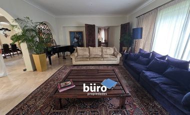 HERMOSA CASA EN VENTA EN ZONA EXCLUSIVA DEL BOSQUE EL OLIVAR EN SAN ISIDRO
