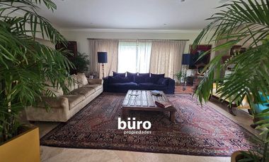 HERMOSA CASA EN VENTA EN ZONA EXCLUSIVA DEL BOSQUE EL OLIVAR EN SAN ISIDRO