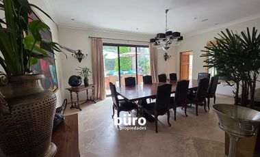 HERMOSA CASA EN VENTA EN ZONA EXCLUSIVA DEL BOSQUE EL OLIVAR EN SAN ISIDRO