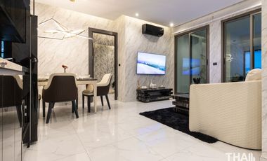 Corner 1 Bedroom Condo with City & Sea View