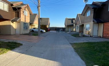 EN VENTA CASA EN CONDOMINIO AIRES DEL BOSQUE CORONEL