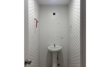 Alquiler de Local Calle 50 | Total 114 m2 con Mezz. CT