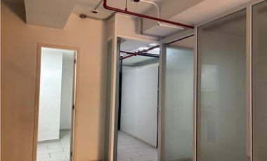 Alquiler de Local Calle 50 | Total 114 m2 con Mezz. CT