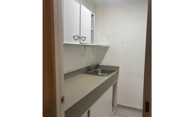 Alquiler de Local Calle 50 | Total 114 m2 con Mezz. CT