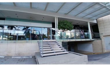 Alquiler de Local Calle 50 | Total 114 m2 con Mezz. CT
