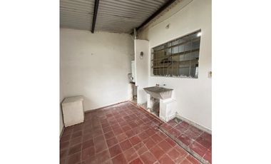Alquilo CASA 2 DORM 2 BAÑOS con PATIO
