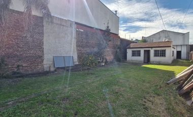 GALPÓN CON OFICINA Y VIVIENDA DE 3 AMBIENTES