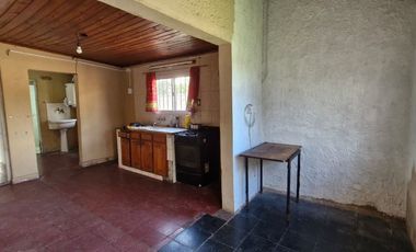 GALPÓN CON OFICINA Y VIVIENDA DE 3 AMBIENTES