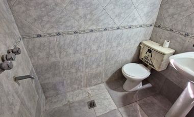 GALPÓN CON OFICINA Y VIVIENDA DE 3 AMBIENTES
