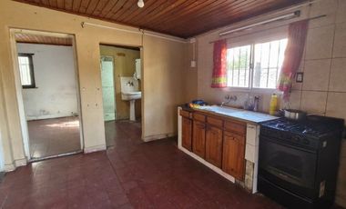 GALPÓN CON OFICINA Y VIVIENDA DE 3 AMBIENTES