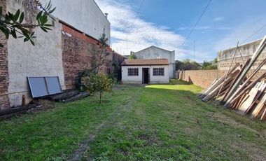 GALPÓN CON OFICINA Y VIVIENDA DE 3 AMBIENTES