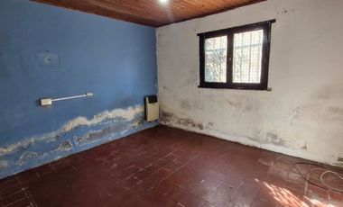 GALPÓN CON OFICINA Y VIVIENDA DE 3 AMBIENTES
