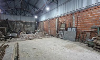 GALPÓN CON OFICINA Y VIVIENDA DE 3 AMBIENTES