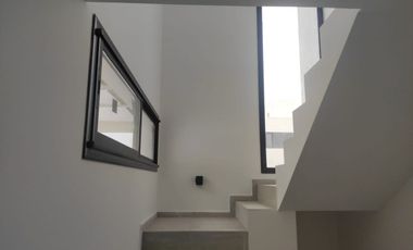 DUPLEX DE CATEGORIA, 3 DORM/ 2 BAÑOS CHACRAS GREEN